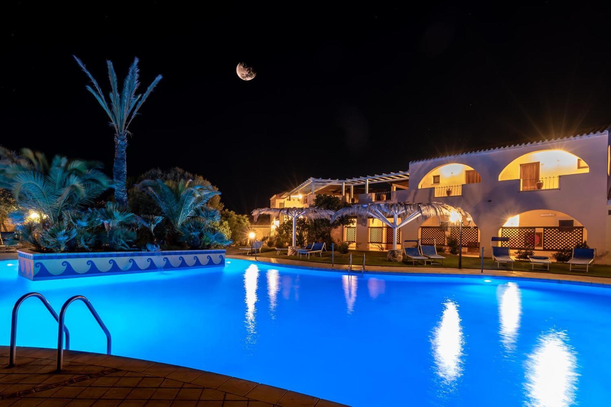 Hotel Luci Del Faro 칼라세타 외부 사진